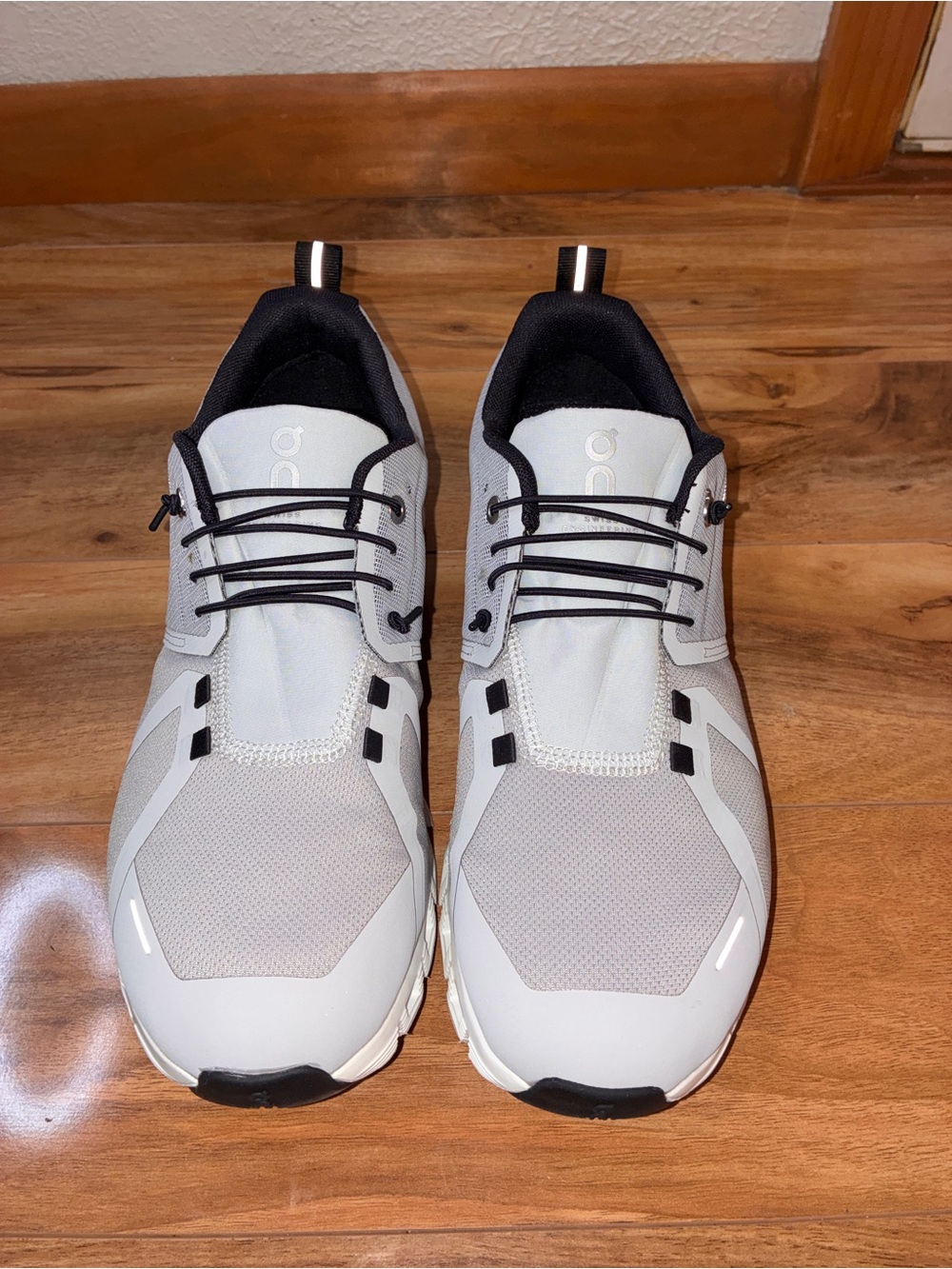 On Cloud 5 Women’s Waterproof Athletic Running Shoe Sneakers, gray- size 10 - Picture 4 of 13
